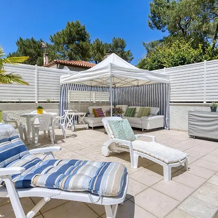 Charmante Maison Avec Piscine Hébergement de vacances Saint-Georges-de-Didonne