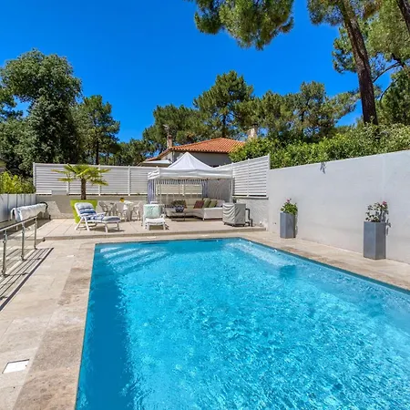Hébergement de vacances Charmante Maison Avec Piscine Saint-Georges-de-Didonne