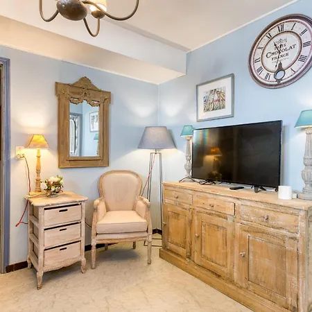 Сasa de vacaciones Charmante Maison Avec Piscine Saint-Georges-de-Didonne