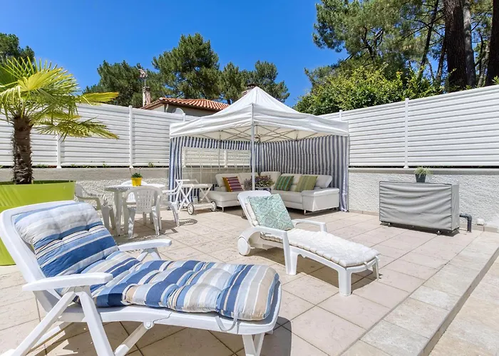 Charmante Maison Avec Piscine Сasa de vacaciones Saint-Georges-de-Didonne