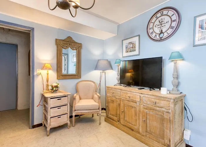 Сasa de vacaciones Charmante Maison Avec Piscine Saint-Georges-de-Didonne